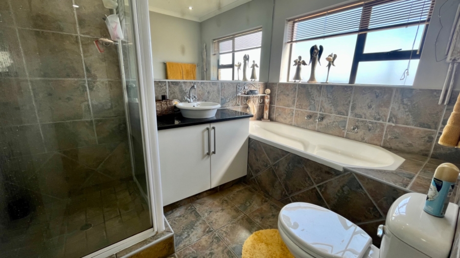 3 Bedroom Property for Sale in Mossel Bay Golf Estate Western Cape